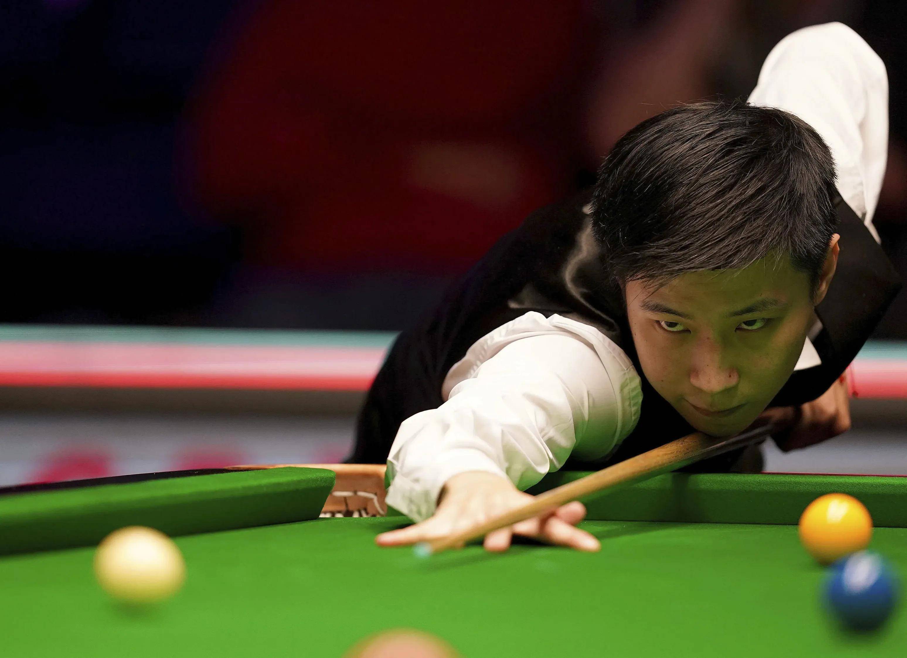 尽管他在自 尽管他在自