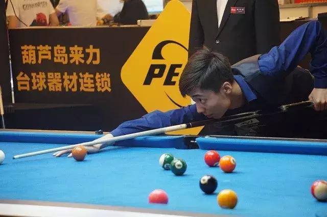 足球世界中 足球世界中